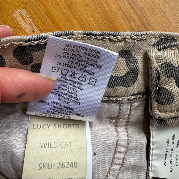 DL1961 Lucy shorts leopard print short size 8 - Picture 8 of 8